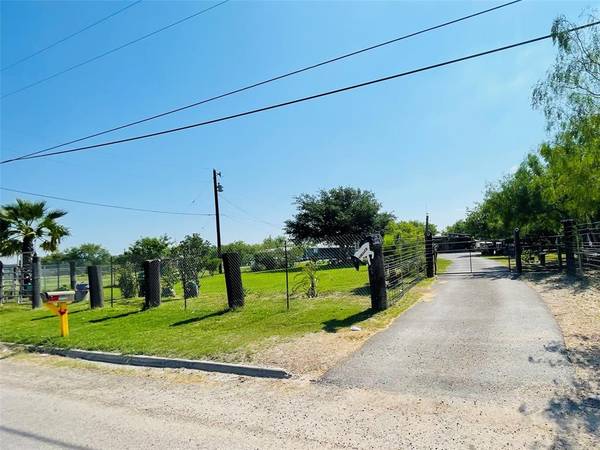 6716 N Loma DR, Weslaco, TX 78570