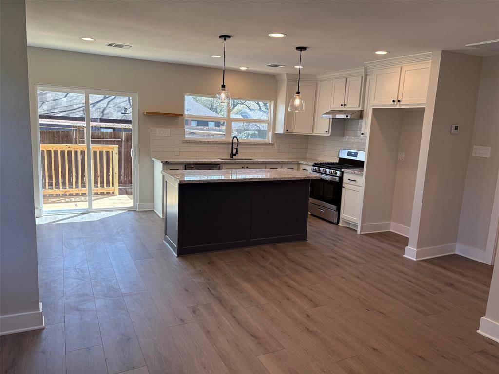 Tomball, TX 77375,400 S Poplar ST