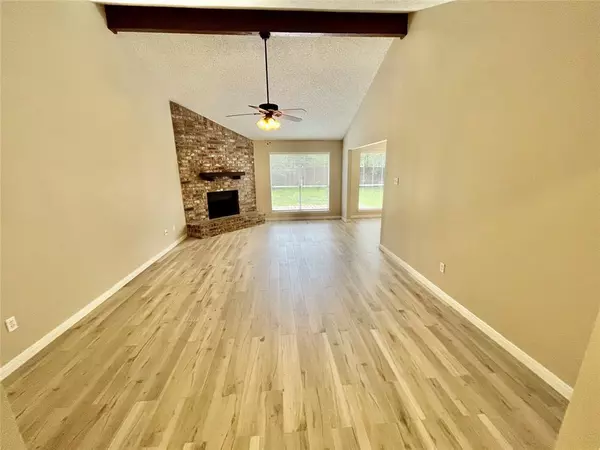 The Woodlands, TX 77381,6 Leverwood CT