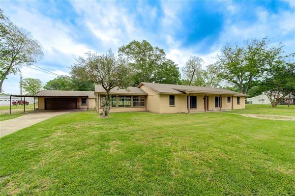 1745 Stone RD, Pearland, TX 77581