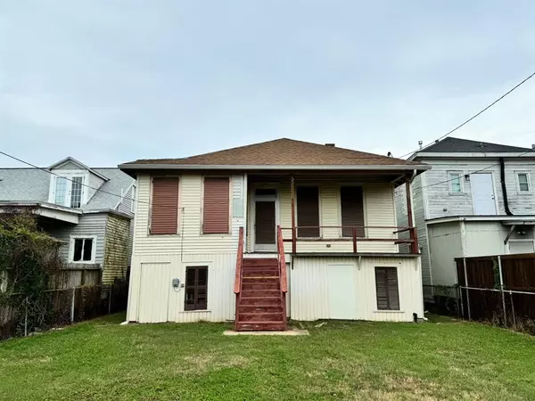 1723 Ursuline ST, Galveston, TX 77550