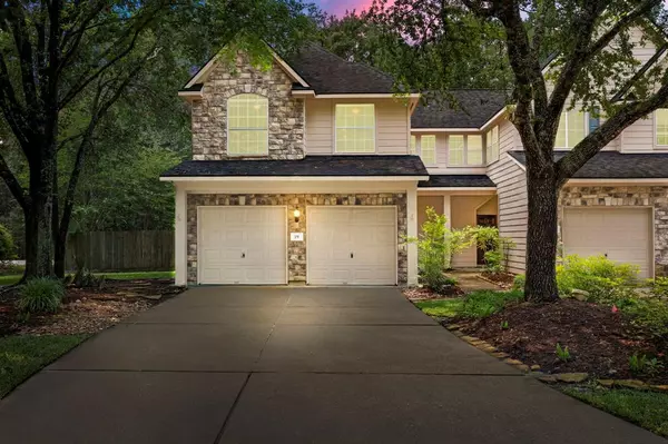 19 Endor Forest PL, The Woodlands, TX 77382