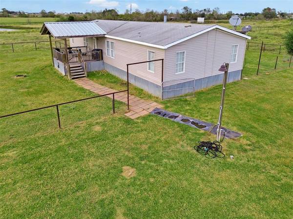 2218 Hintz RD, Sealy, TX 77474