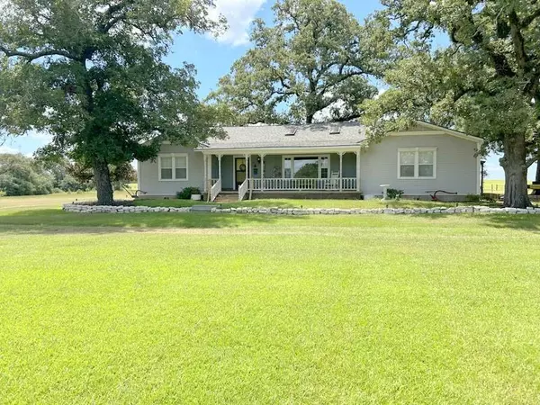 359 Salmon Lake Rd, Grapeland, TX 75844