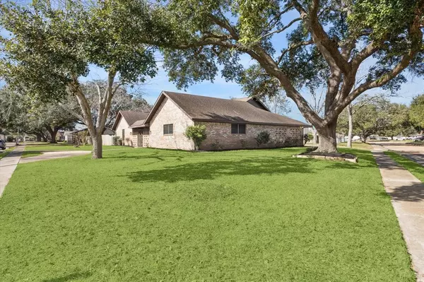 Alvin, TX 77511,617 Briarwilde CT