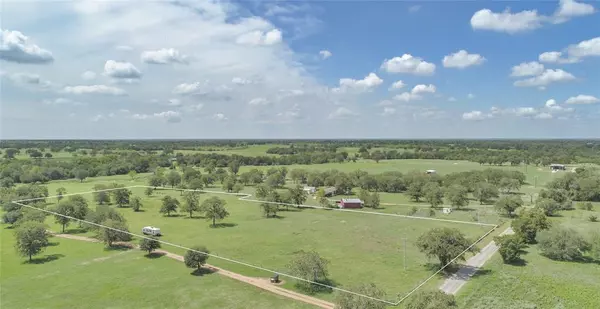 3858 Allen RD, Flatonia, TX 78941