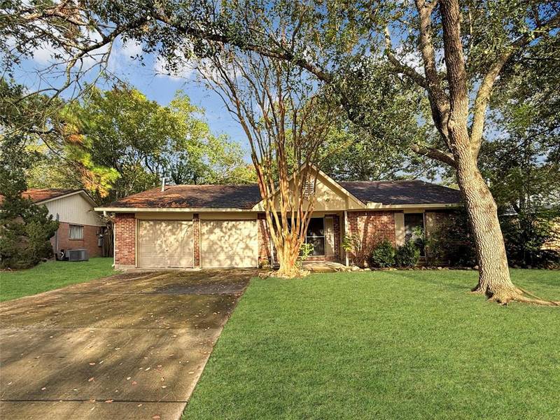 403 Oak Vista DR, Friendswood, TX 77546