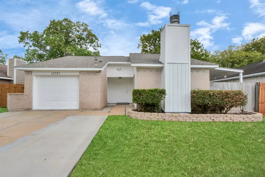 10731 Lakewood Oaks DR, Sugar Land, TX 77498