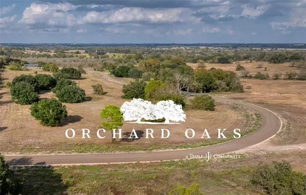 14-15 Orchard Oaks LN, Brenham, TX 77833