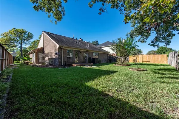 2314 Parkhaven DR, Sugar Land, TX 77478