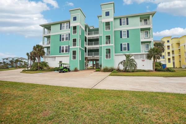 4231 Pointe West DR #101, Galveston, TX 77554