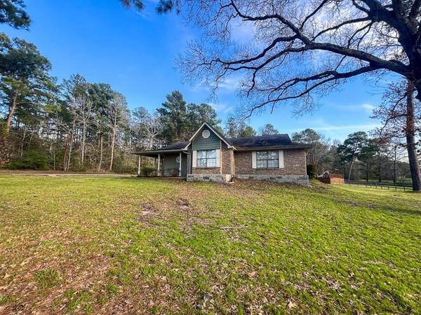 40 Hickory Lake DR,  Huntsville,  TX 77320