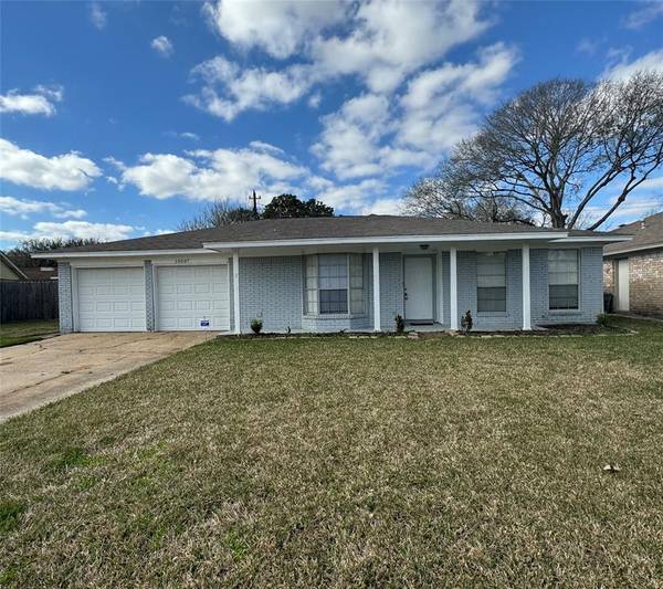 10007 Winding Trail RD, La Porte, TX 77571