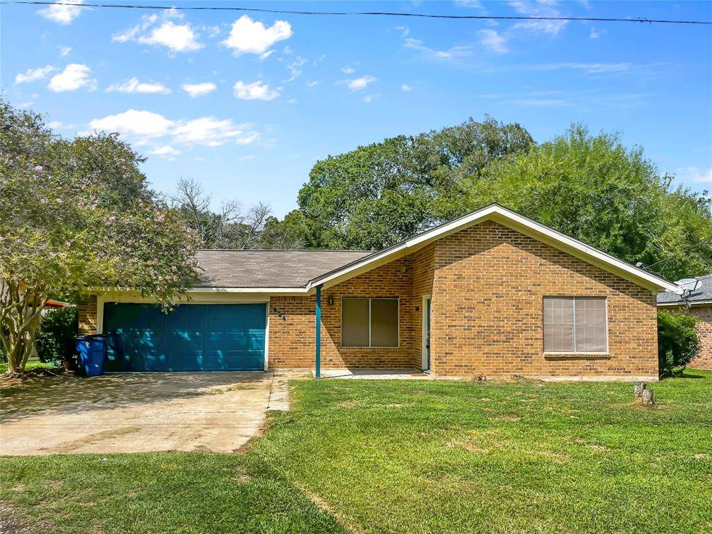 624 Alamo ST,  West Columbia,  TX 77486