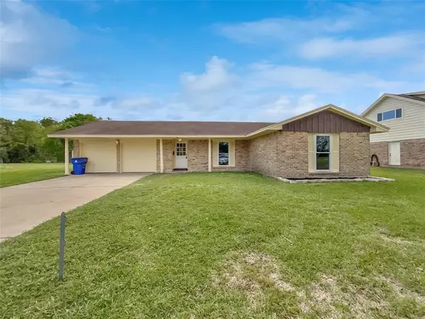 220 Lantana DR, Texas City, TX 77591