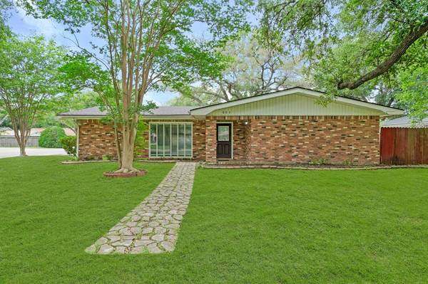 901 Aster DR, Katy, TX 77493