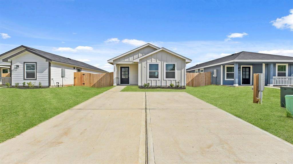 12027 William Trails CIR, Willis, TX 77378