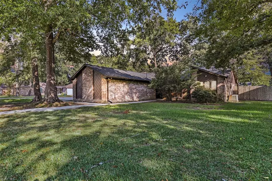 2103 Papoose TRL, Crosby, TX 77532