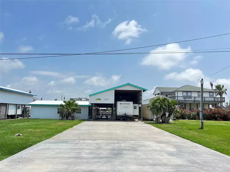 1116 Rainbow DR, Crystal Beach, TX 77650