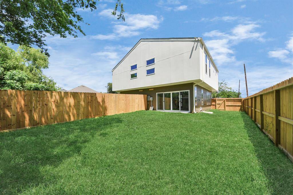 Houston, TX 77051,4358 Clover Street