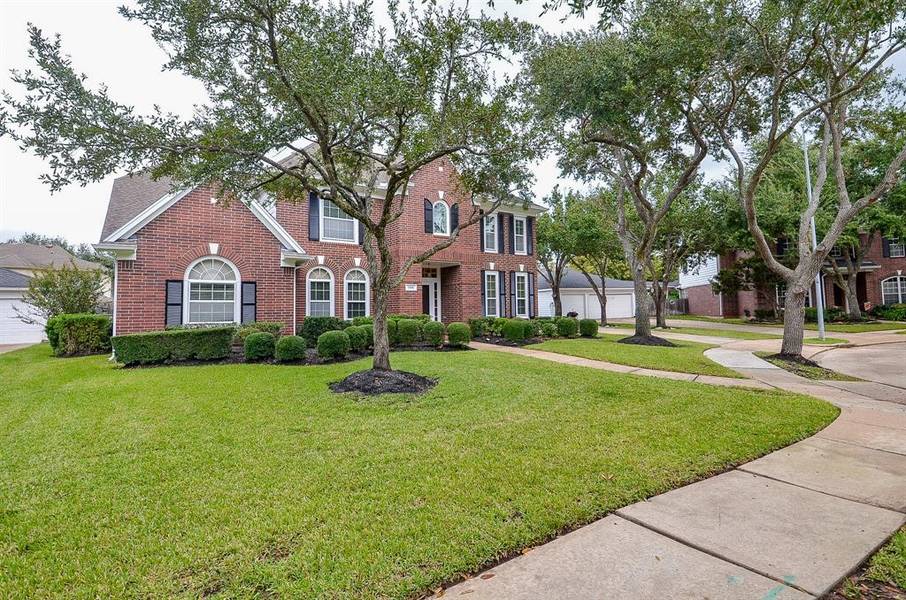 1506 Meadowfair CT, Sugar Land, TX 77479