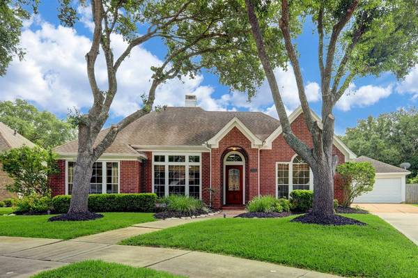 6334 Morgans Chase LN, Sugar Land, TX 77479