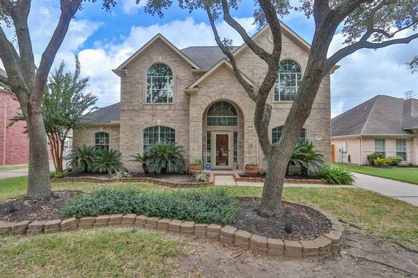 2216 Golden Sails DR, League City, TX 77573