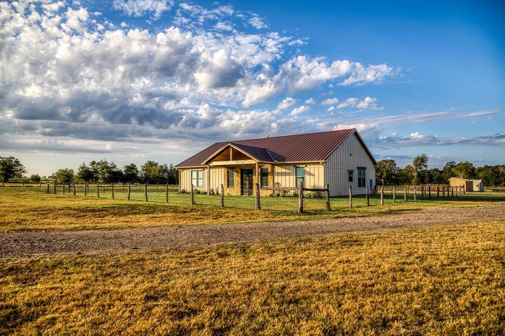 Carmine, TX 78932,1465 Lomax Harmel RD