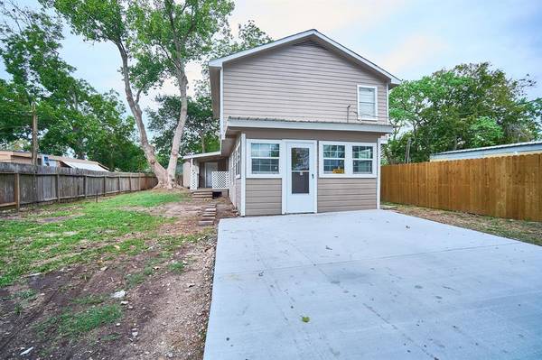 4807 6th ST, Bacliff, TX 77518