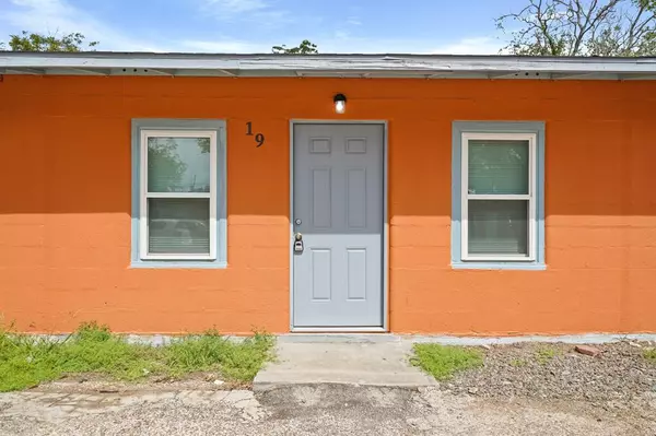 415 N Beauregard ST #19, Alvin, TX 77511