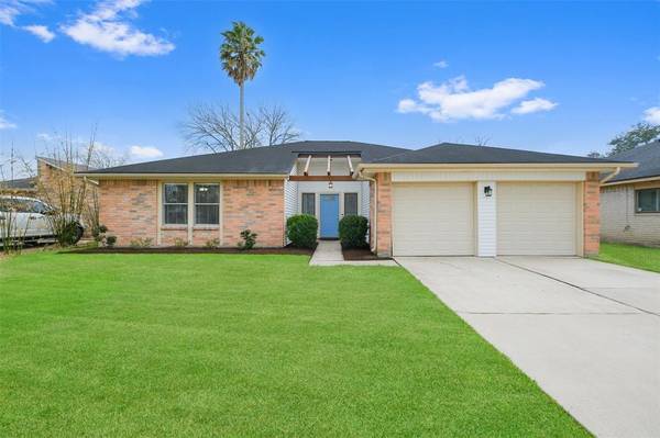 2507 Harvest CV, Friendswood, TX 77546