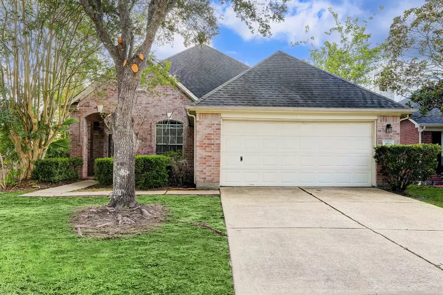 3830 Paigewood DR, Pearland, TX 77584