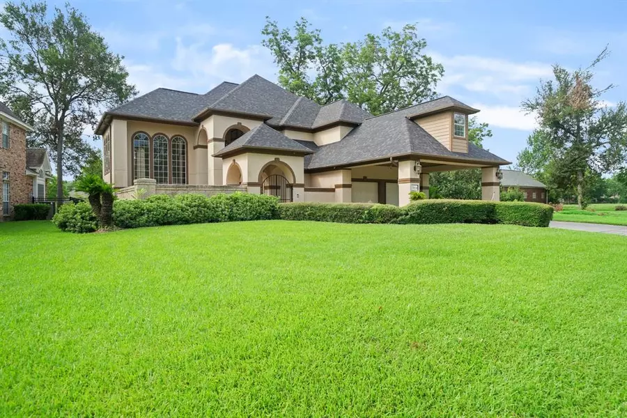 7614 Greatwood Lake DR, Sugar Land, TX 77479