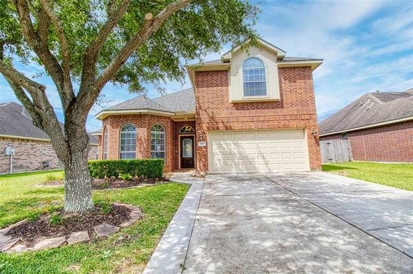 1910 Oak Shire Drive, Pearland, TX 77581