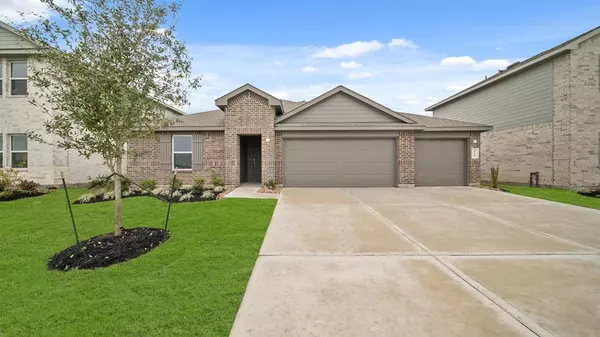 448 Lampasas TRL, Dayton, TX 77535