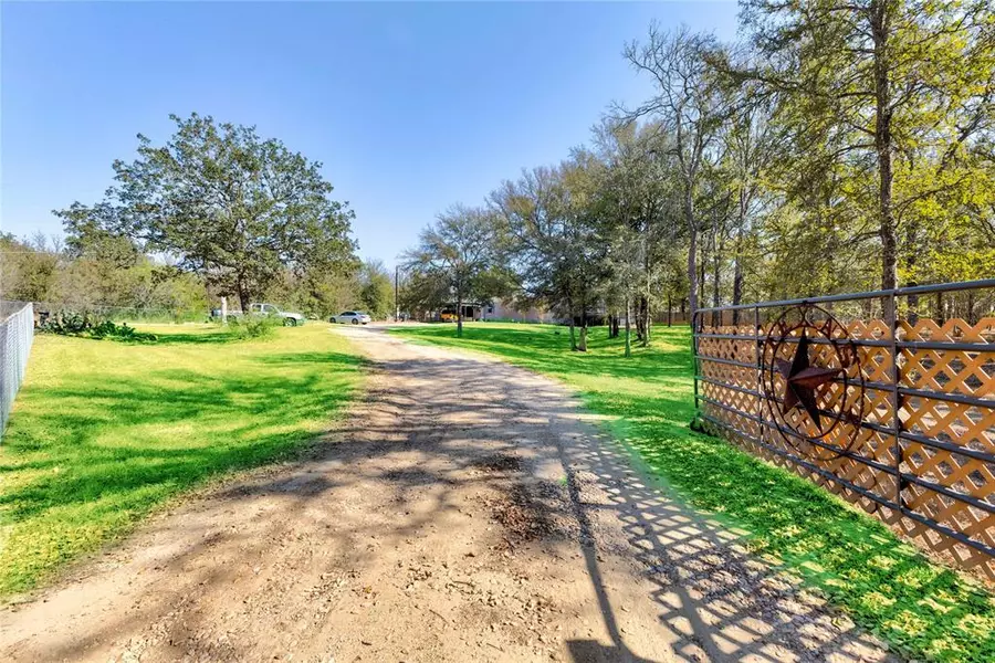 103 Texas Oak DR, Cedar Creek, TX 78612