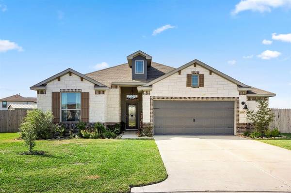 1039 Brahma CIR,  East Bernard,  TX 77435