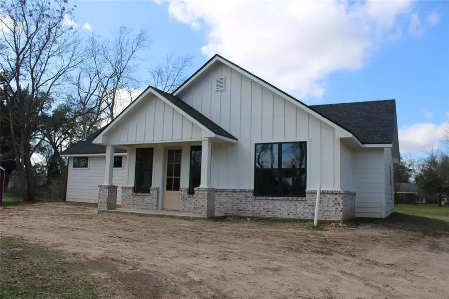 203 N Woodrow ST, Madisonville, TX 77864