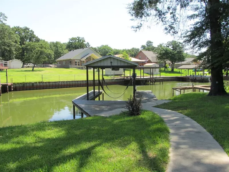 610 Legendary LN, Gun Barrel City, TX 75156