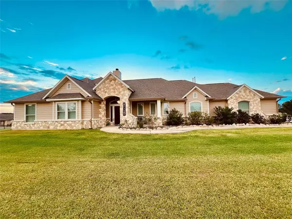 2366 Hillview RD, Bellville, TX 77418