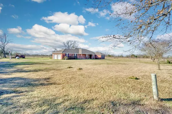 6557 Highway 21 W, Madisonville, TX 77864