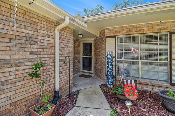 Pearland, TX 77584,718 E Country Grove CIR