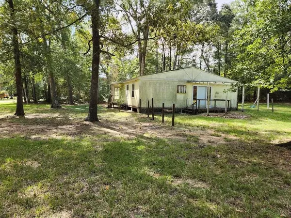 71 Cedar Lodge RD, Coldspring, TX 77331