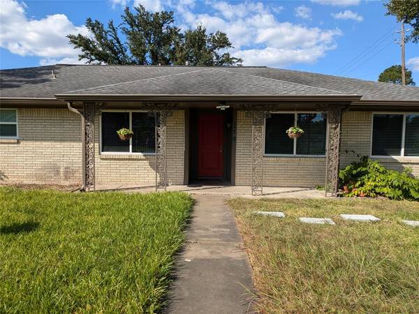 8943 Edgebrook ST, Houston, TX 77075