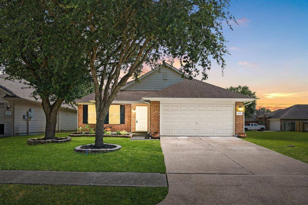 6733 Hidden Colony LN, Dickinson, TX 77539
