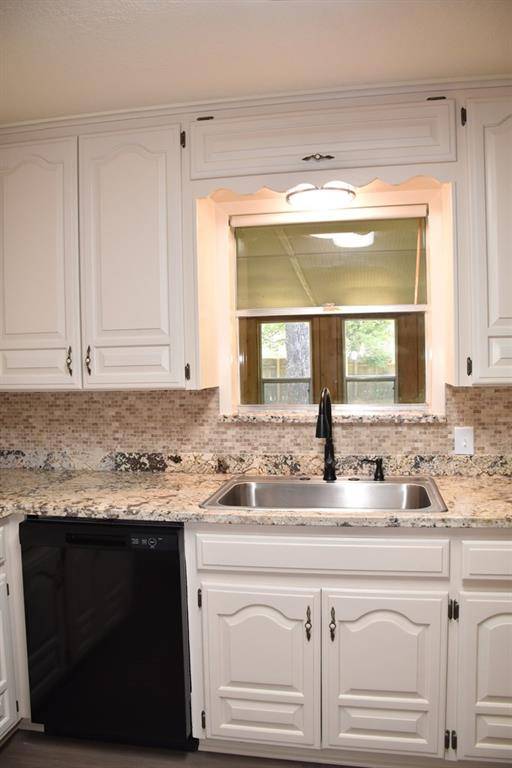 Palestine, TX 75803,120 Donniebrook ST
