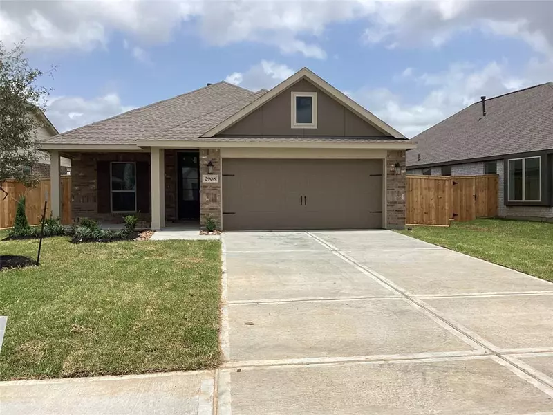 2908 Ballast Green DR, Texas City, TX 77568