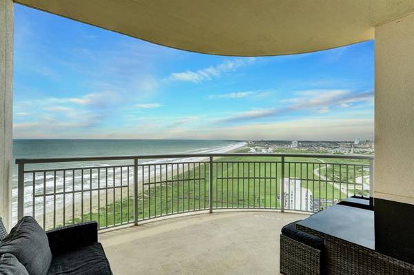 801 E Beach DR #TW2208, Galveston, TX 77550