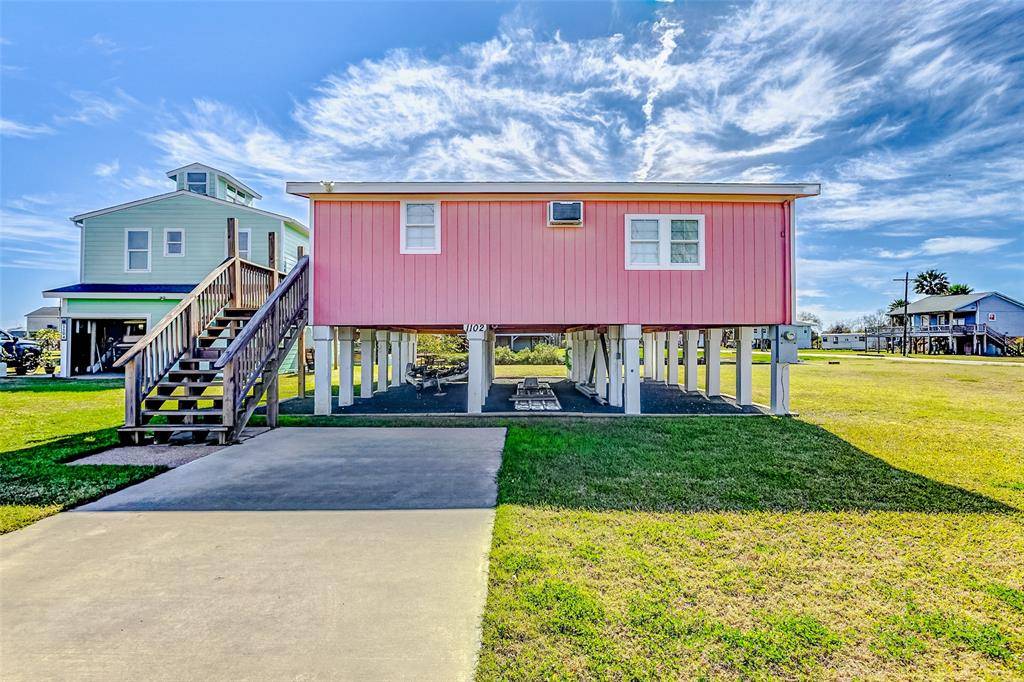 Crystal Beach, TX 77650,1102 MAYES