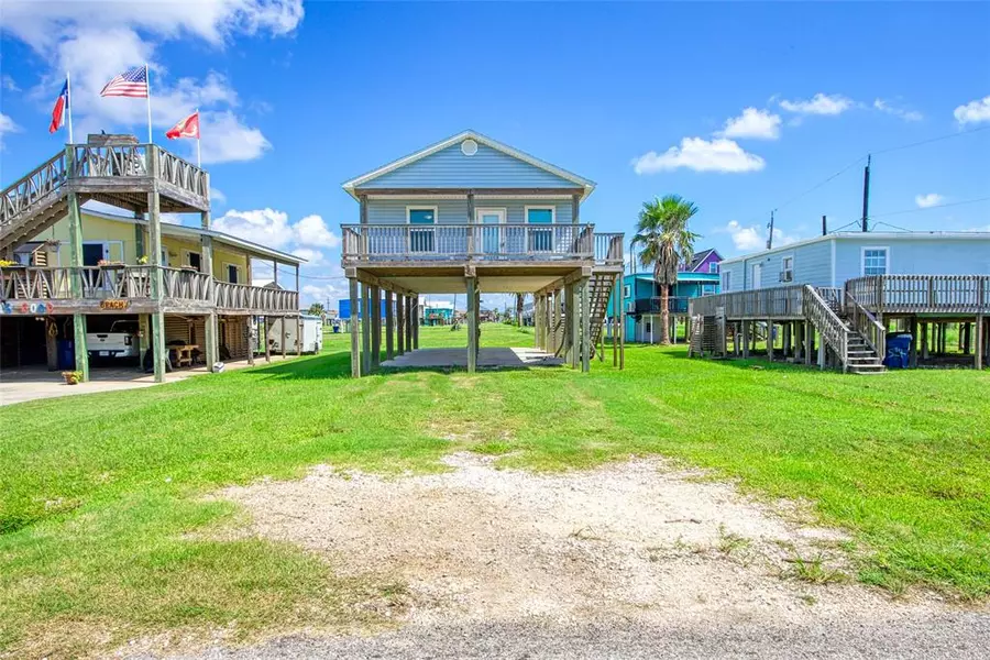 518 Texas ST, Surfside Beach, TX 77541